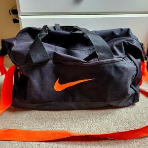 Nike T90 Medium Size Duffle/Gym Bag